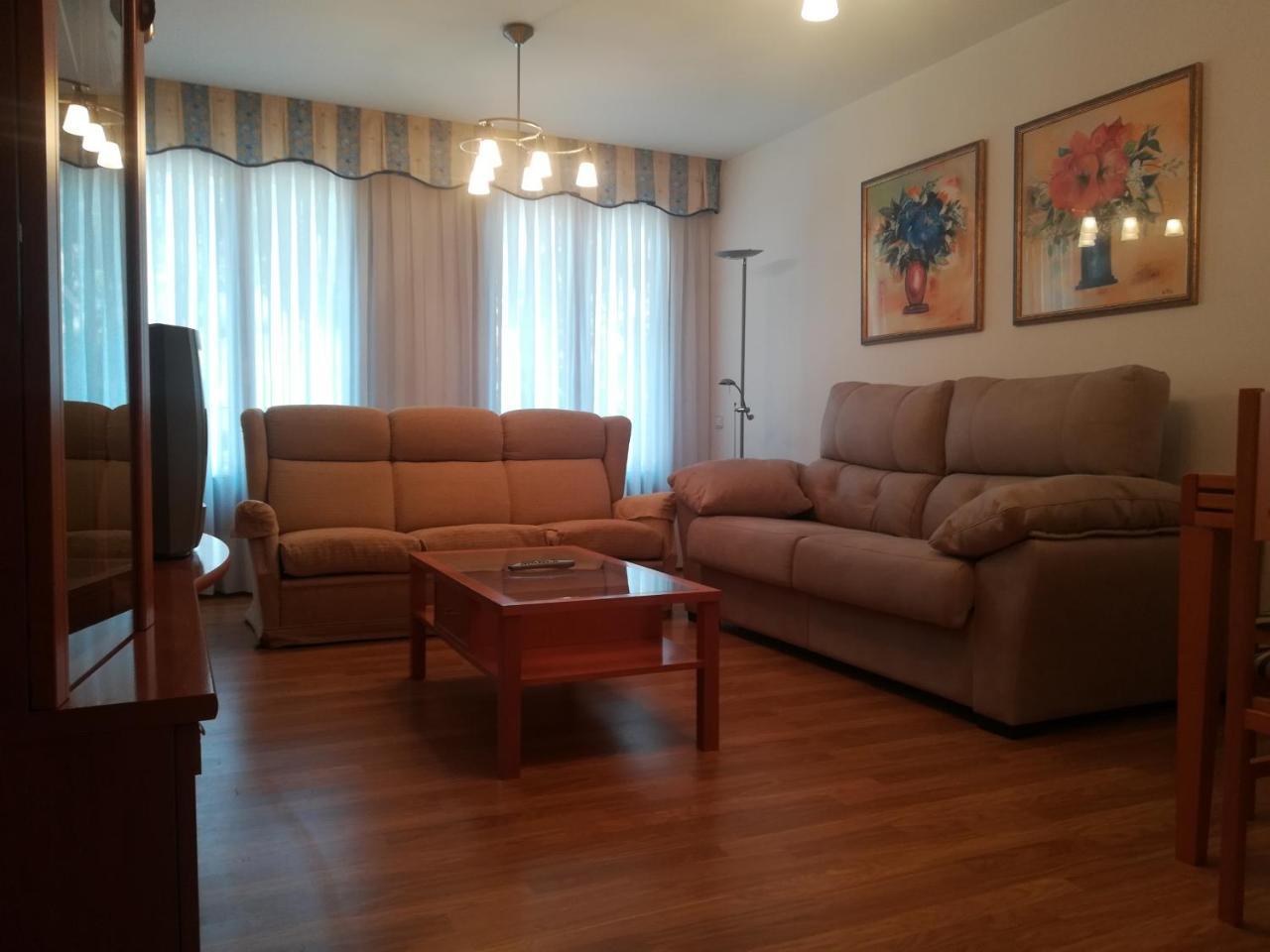 Apartamento "Paseo Del Sauco" Ескарай Екстериор снимка