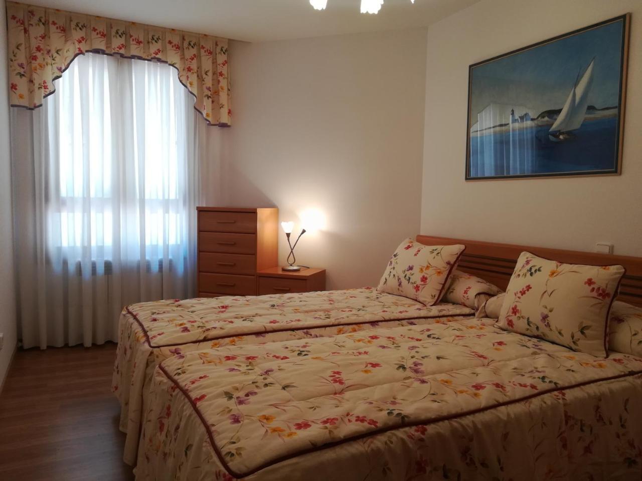 Apartamento "Paseo Del Sauco" Ескарай Екстериор снимка
